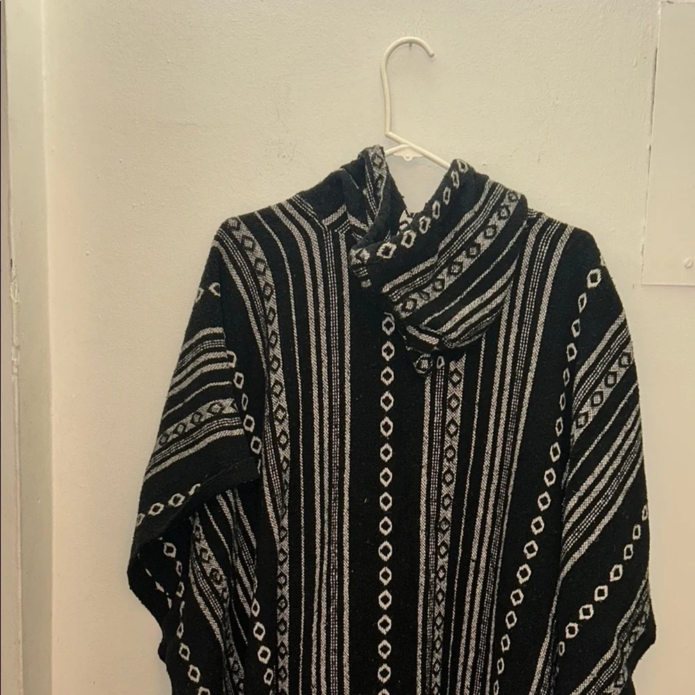Black and White Striped Poncho - Picture 5 of 8